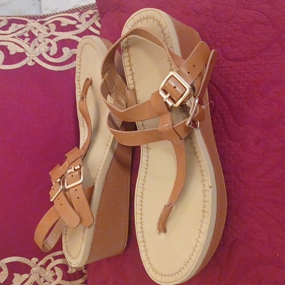 Journee Collection camel sandals - Picture 2 of 8